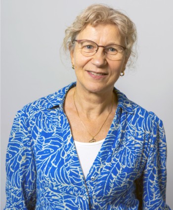 Nederland. Vlaardingen, 20-06-2025, Praktijk Verhoeff.Marianne Verhoeff aan het werk met Clienten